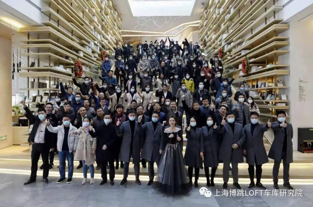 闵行全国一百多人在华侨城汉口道6号参观研讨LOFT专利车库技术！